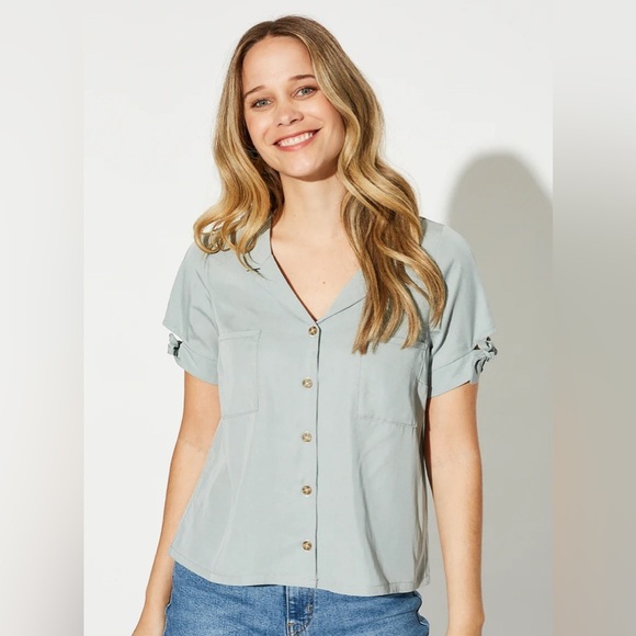 📍💚 Cherry Bobin – Sage Green Tencel Blouse – Size M - Picture 2 of 9